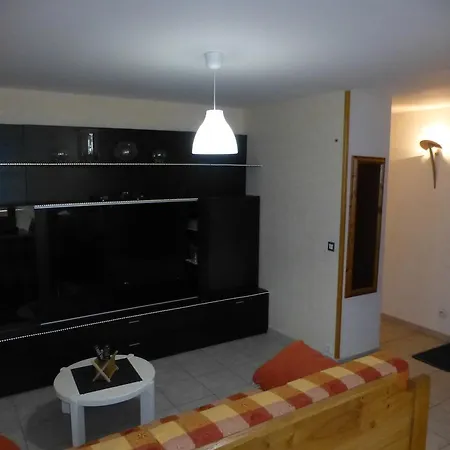 Les Dorons Apartment