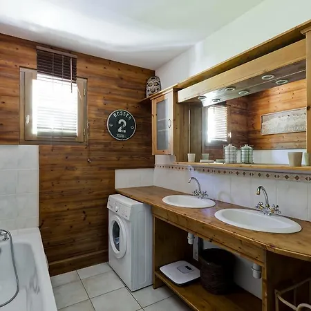 Les Dorons Apartment *