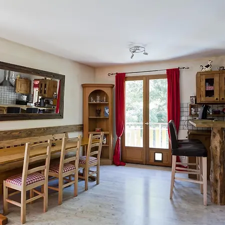 Les Dorons Apartment